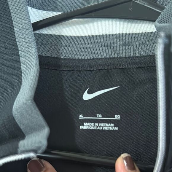 Nike Black and Gray Performance Jacket with Quarter-Zip Size XL - Picture 10 of 10